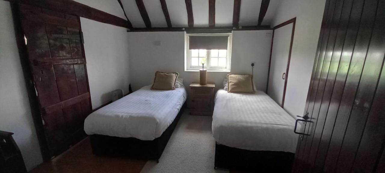 Plumpton Barn Villa Ashford  Exteriör bild